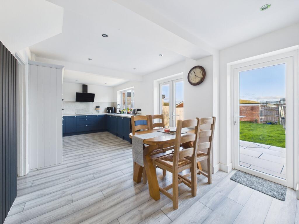 Oat Hill Road, Towcester, NN12 photo 3