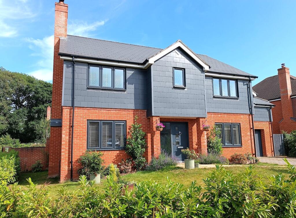 5-bed detached on Bursledon, Southampton, £800,000
