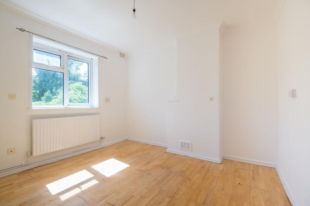 Apartment in Bromley, Downham - View 5