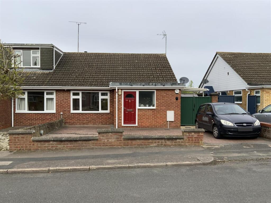 Main image of property: Milford Avenue, Stony Stratford, Milton Keynes