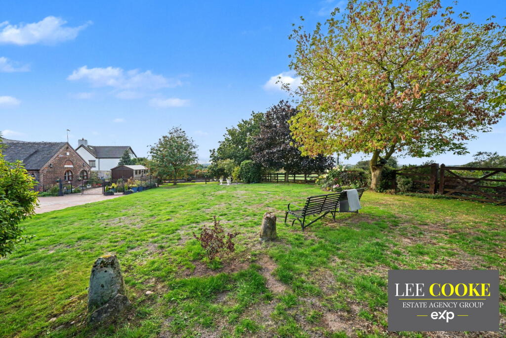 House in South Staffordshire, Shareshill - View 3