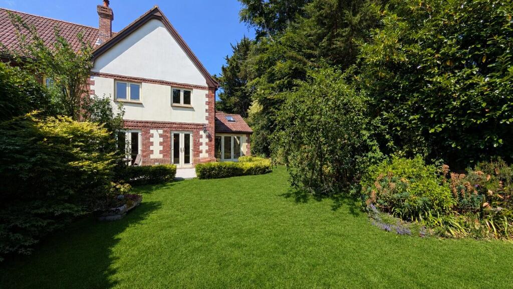 4-bed detached on Kingston St. Mary, Taunton, £550,000
