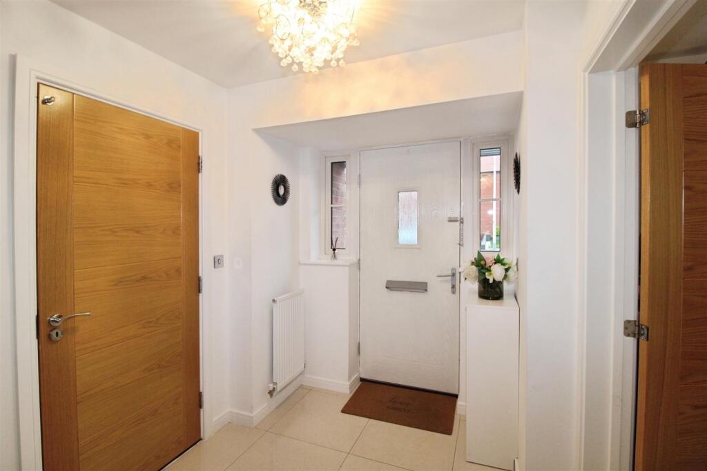 House in Rugby, Cawston, Dunchurch - More