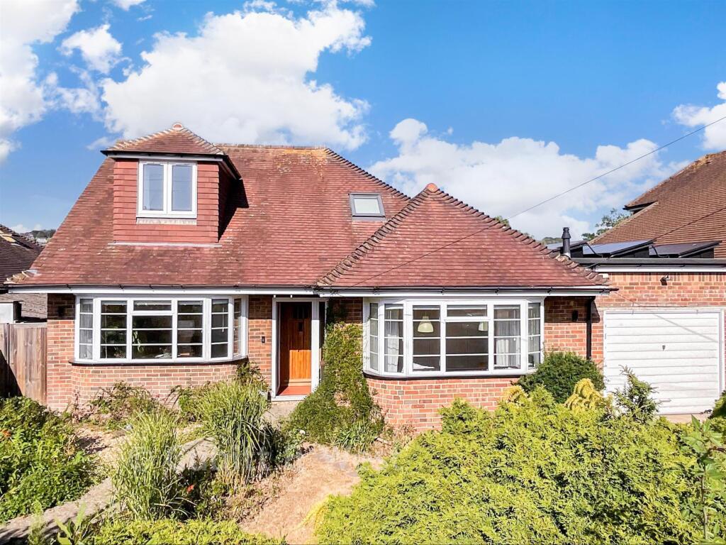 Main image of property: Cissbury Gardens, Worthing, West Sussex