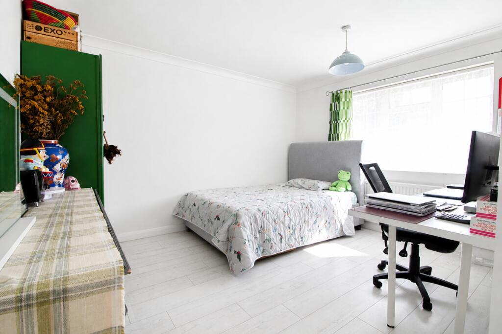 House in Portsmouth - View 5
