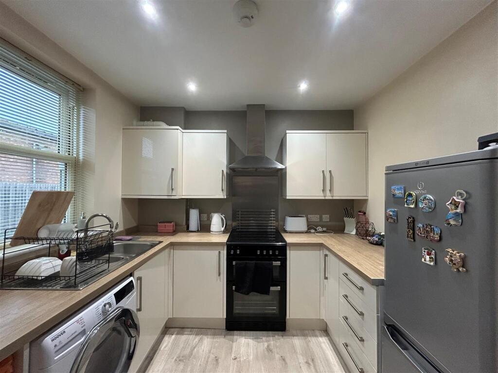 Apartment in Northampton - View 5