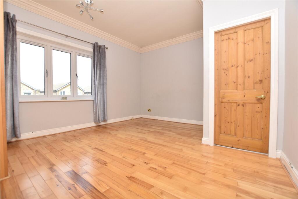 House in Wakefield - View 4