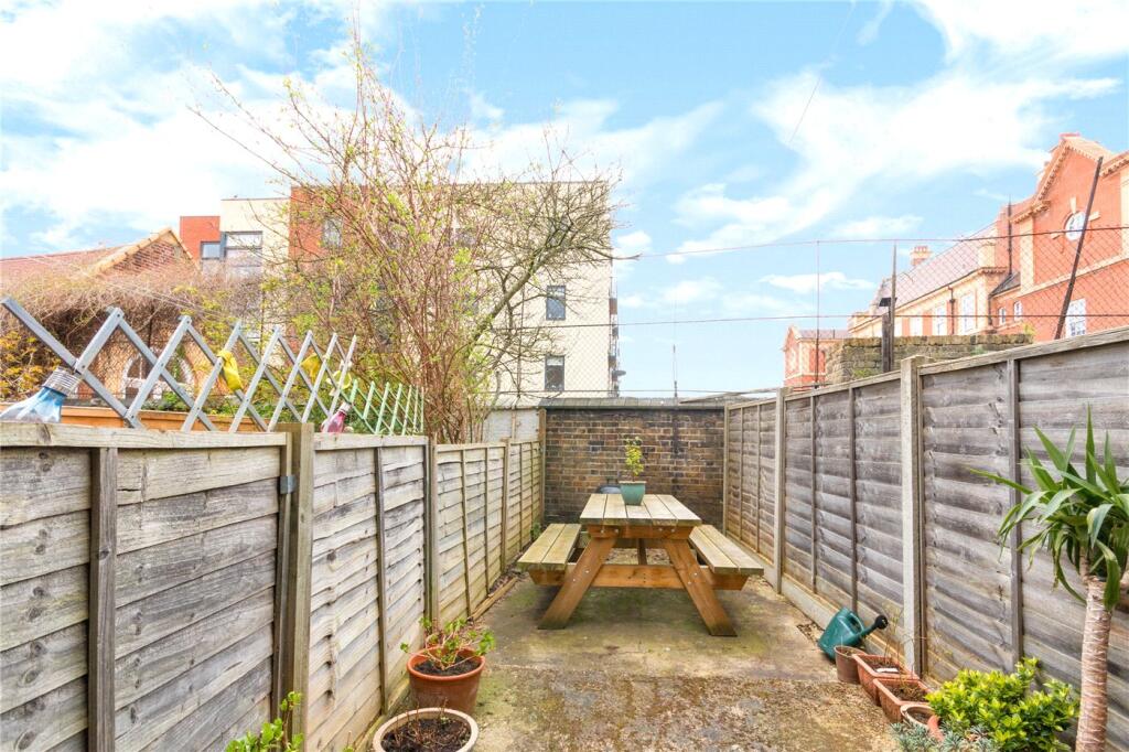 Totterdown Street, London, SW17 photo 2