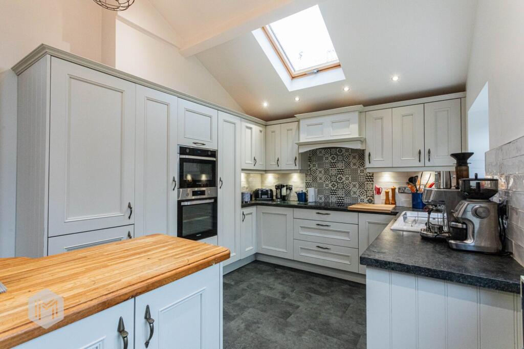 Ashbourne Avenue, Bolton, BL2 photo 4