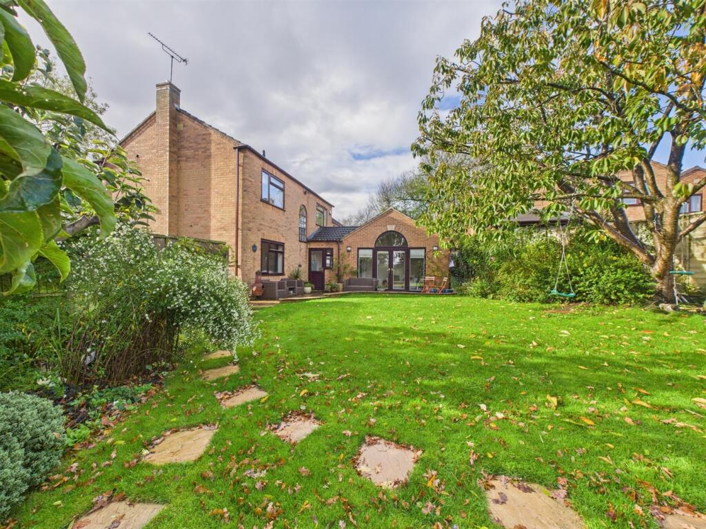 Oval Court, Littleover, Derby photo 2