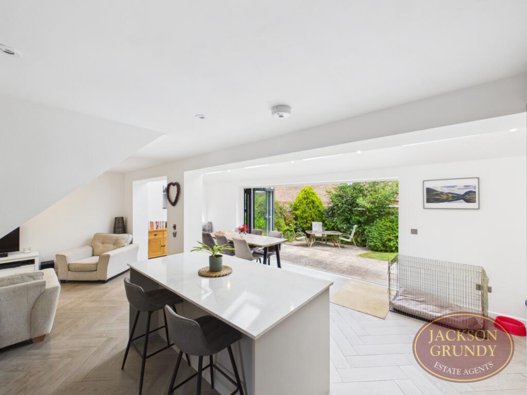 House in Daventry, West Northamptonshire - View 2