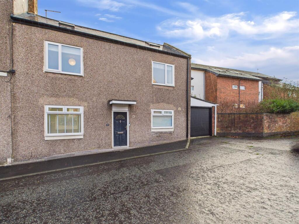 Main image of property: Bedford Place, Gateshead