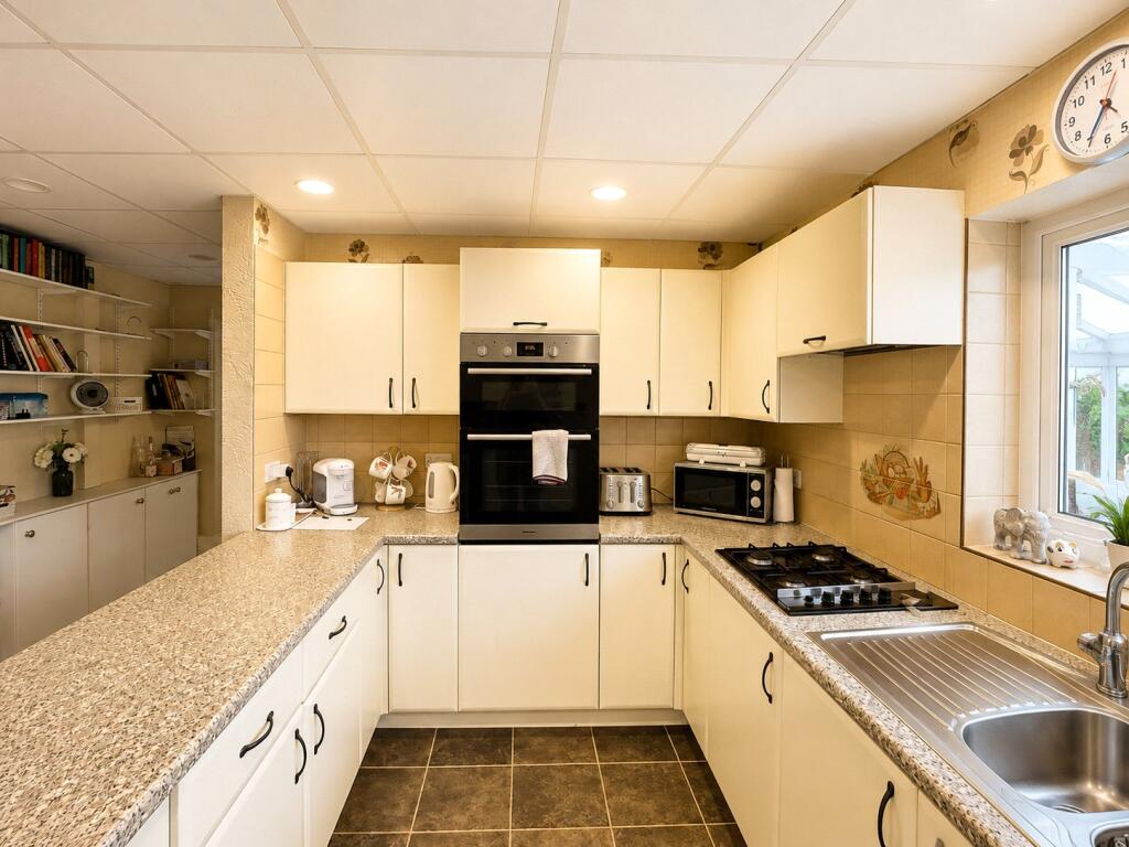 Apartment in Sefton, Liverpool City Region - More