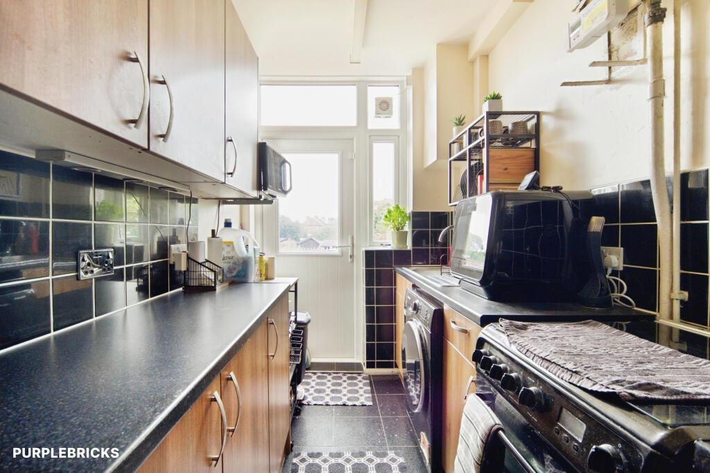 House in Dagenham - View 5