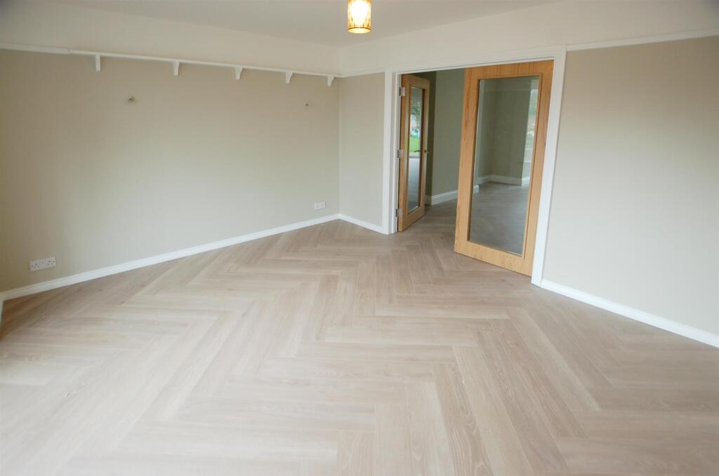 House in Tonbridge - More