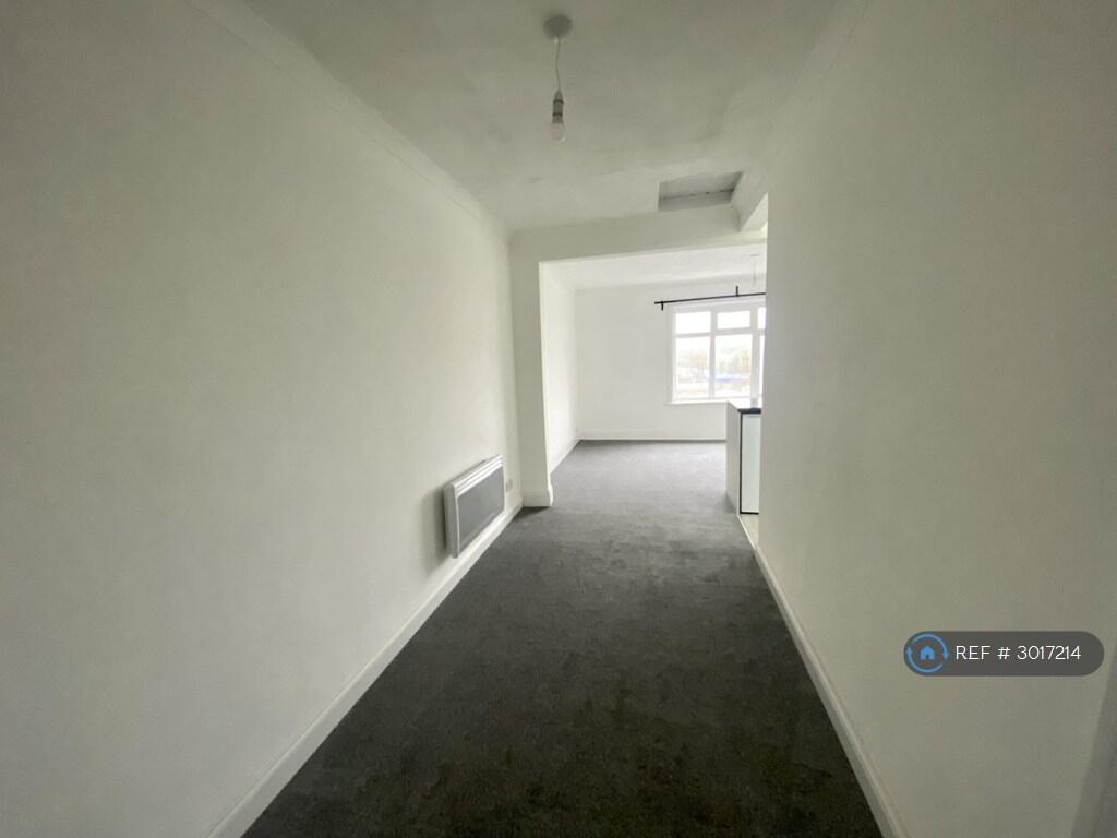 Apartment in Southampton - More