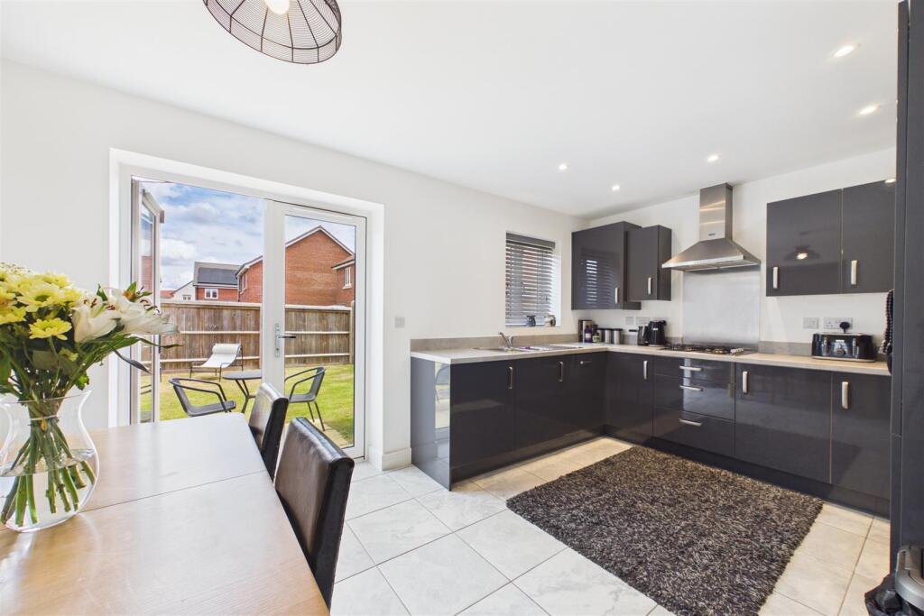 House in Newark, Middlebeck - View 4