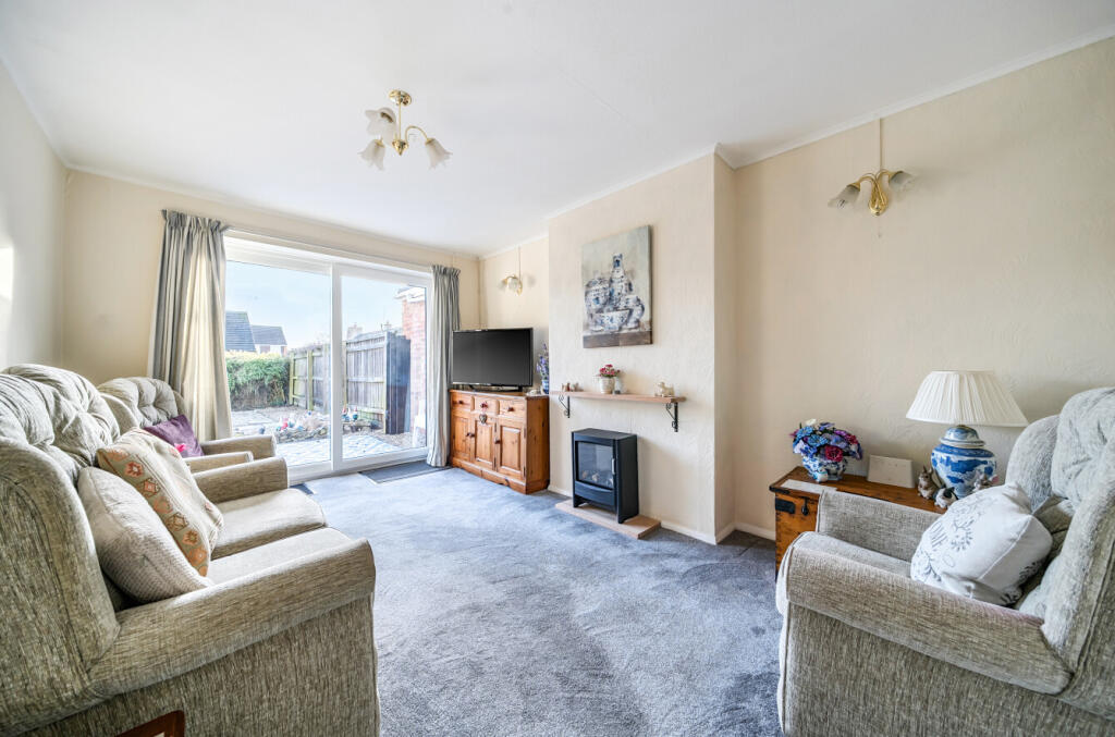 Waverley Road, Coleview, Swindon, SN3 photo 2