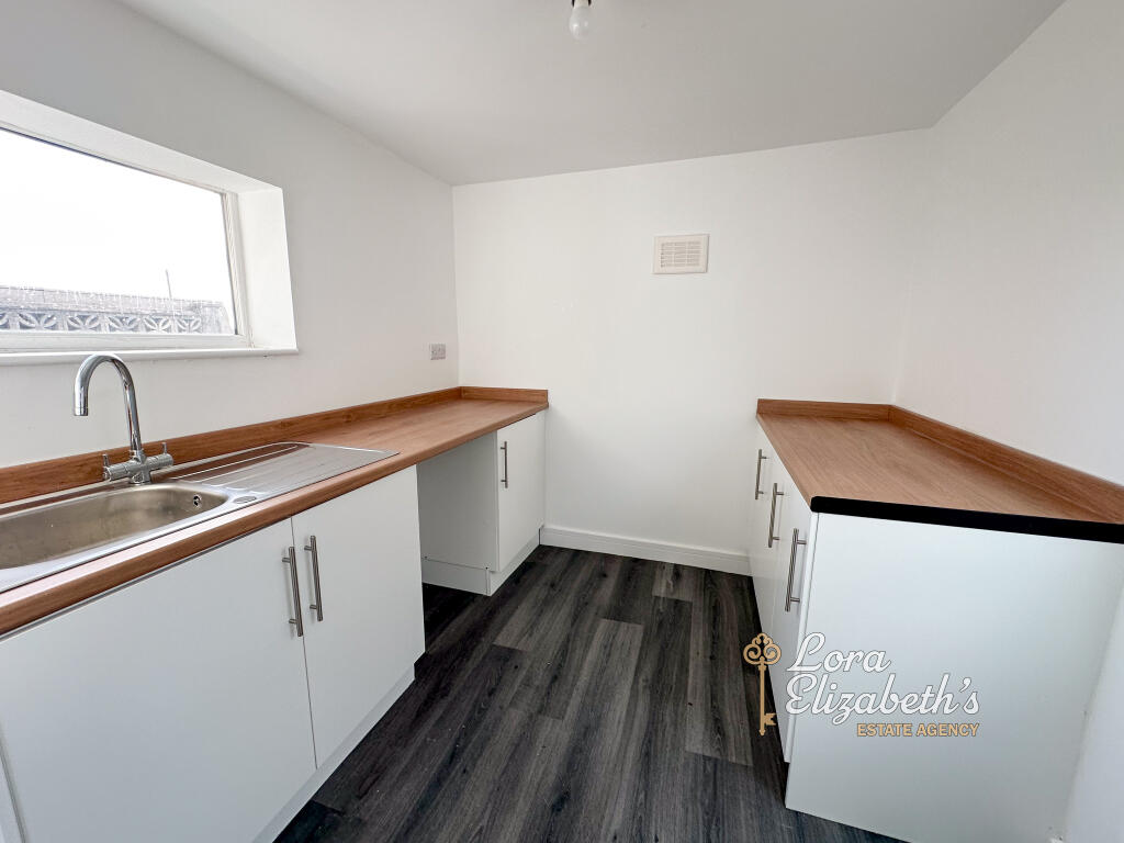 Church Hill, Kirkby In Ashfield, Nottinghamshire, NG17 photo 4