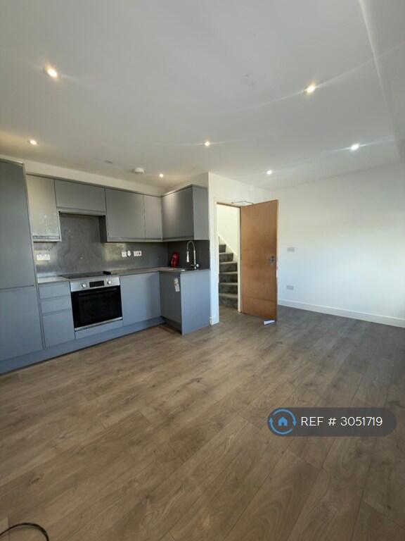 Main image of property: Oakleigh Road North, London, N20
