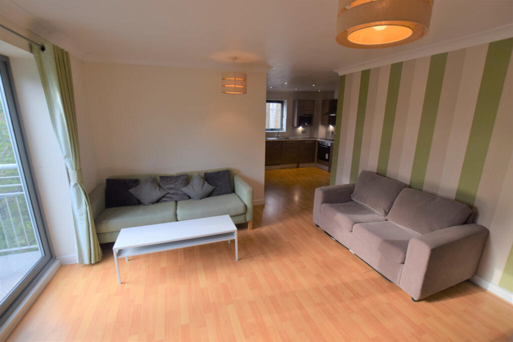 Apartment in Colchester, Hythe - View 3