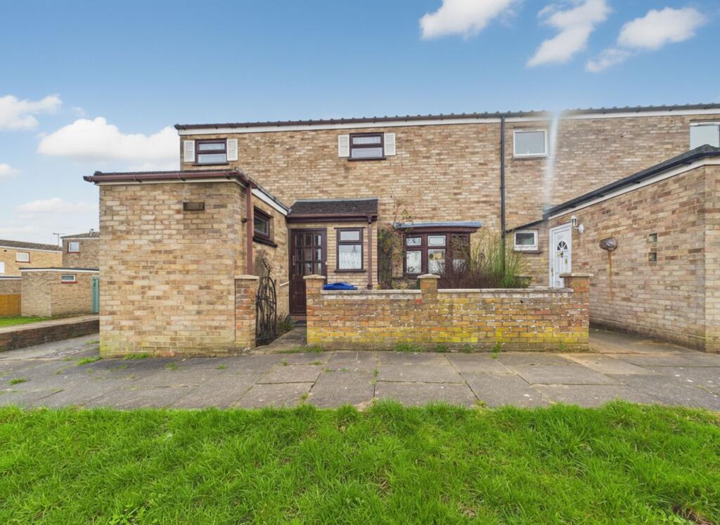Main image of property: Limeslade Close, Corringham, SS17