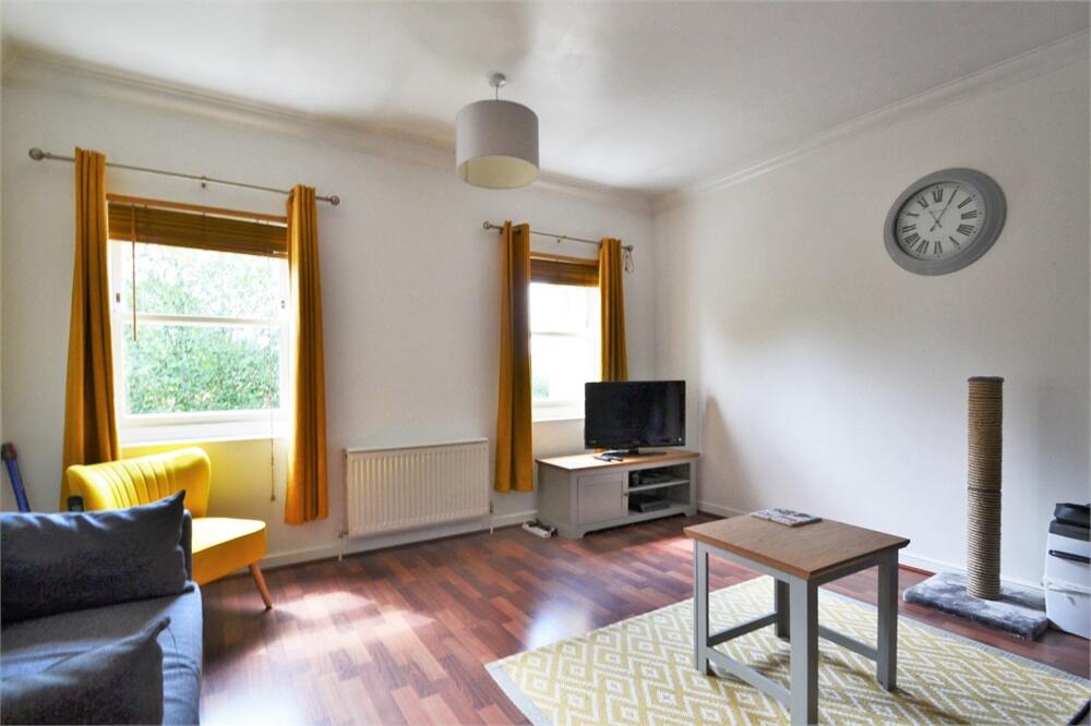Apartment in Redhill - View 4