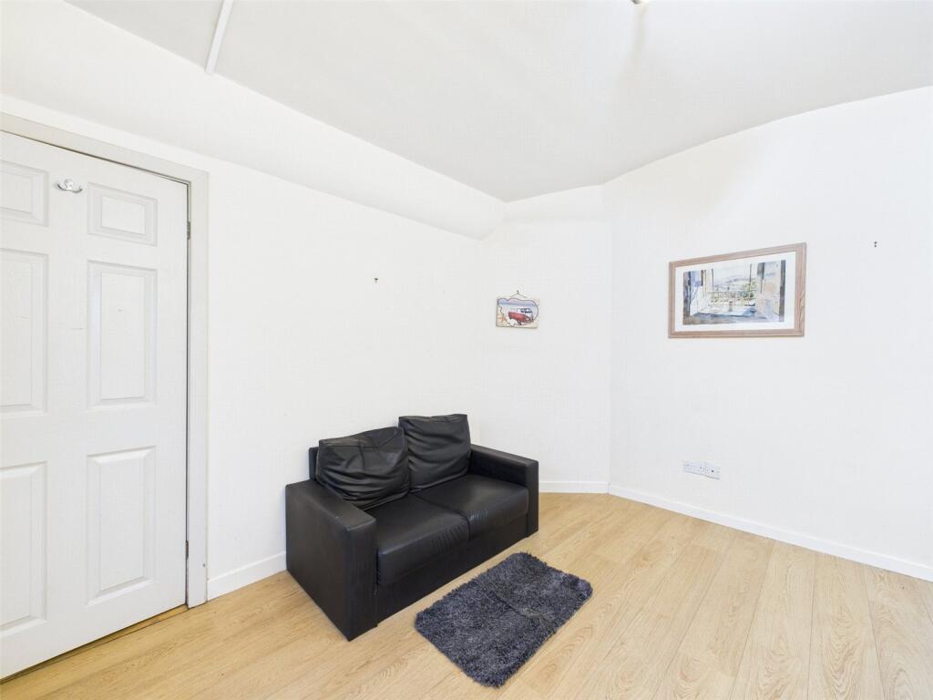 9, Park View Court photo 3
