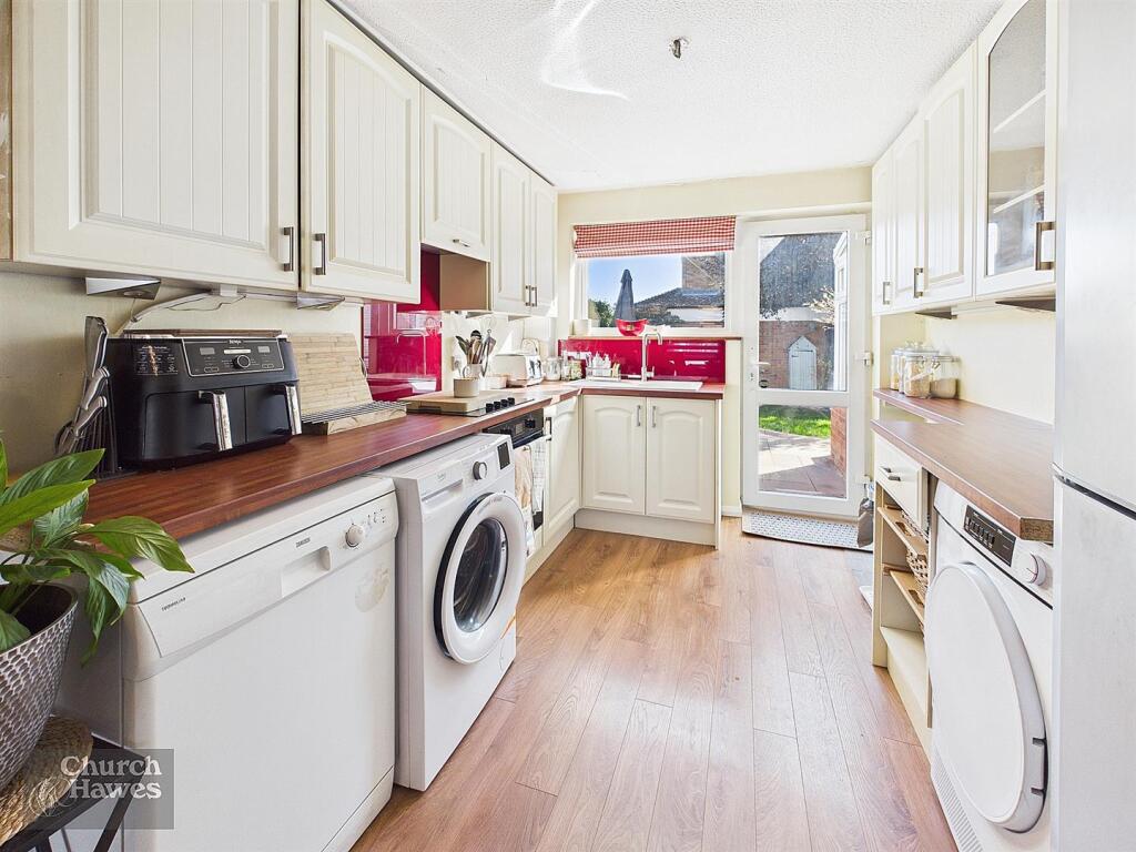 House in Chelmsford, Woodham Ferrers and Bicknacre - More