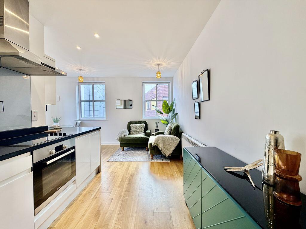 Apartment in Hemel Hempstead - View 2