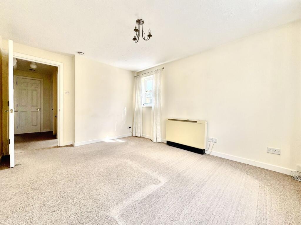 Apartment in Chelmsford - View 3