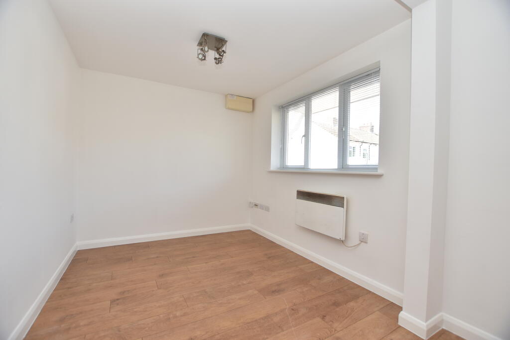 Apartment in Luton, Leighton-Linslade - View 5
