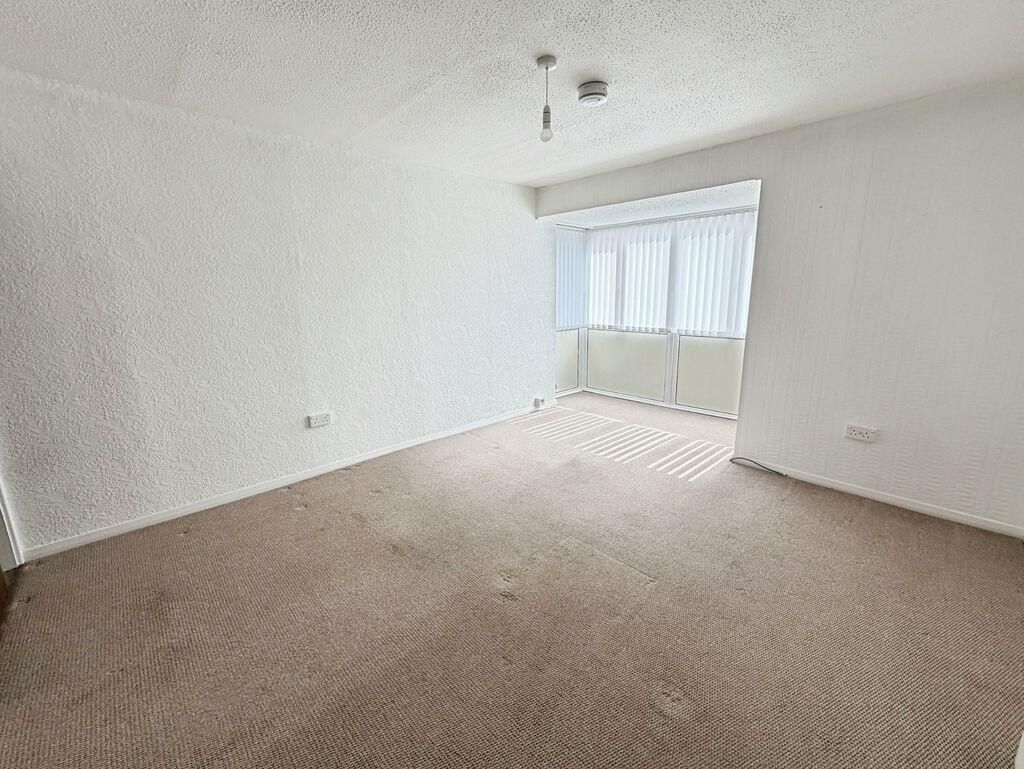 Apartment in North Tyneside, North East - View 3