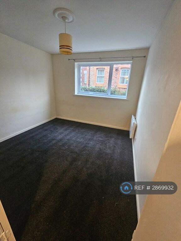 Apartment in Wirral, Liverpool City Region - View 3