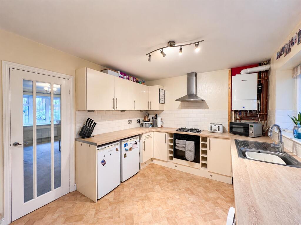 House in Staffordshire Moorlands, Leek - More