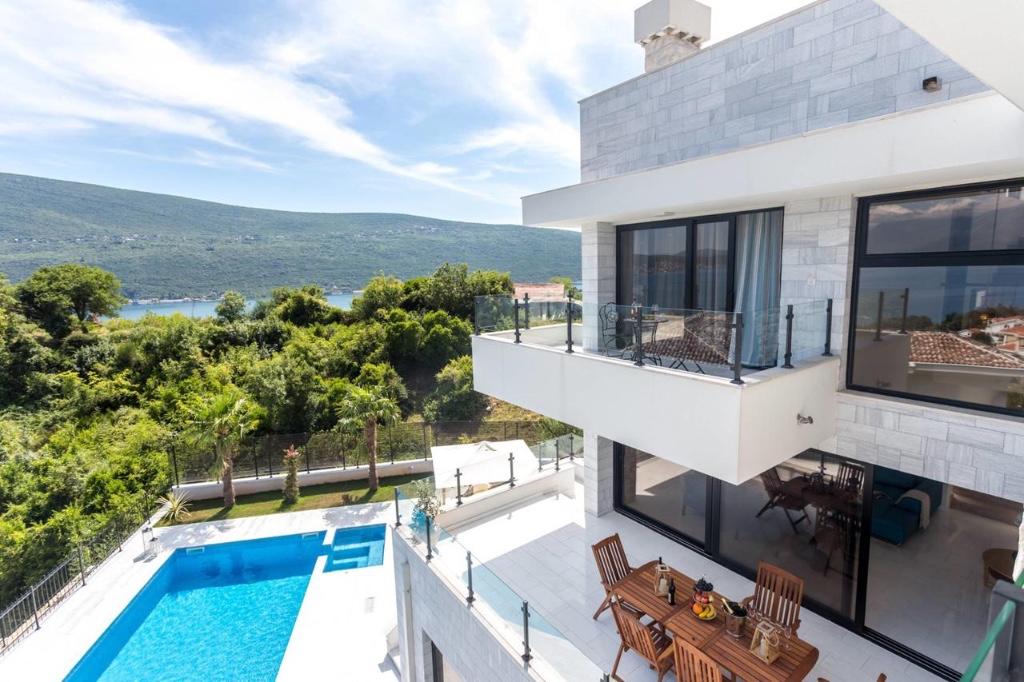 Main image of property: Boka Kotorska