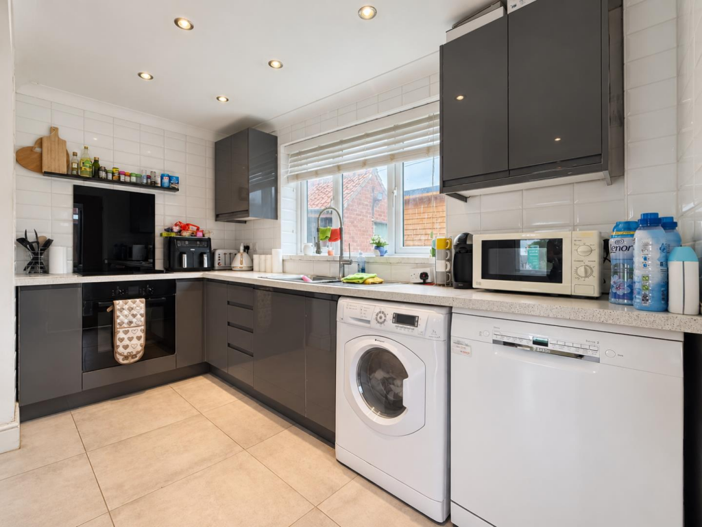 Eriswell Road, Lakenheath, Brandon photo 3