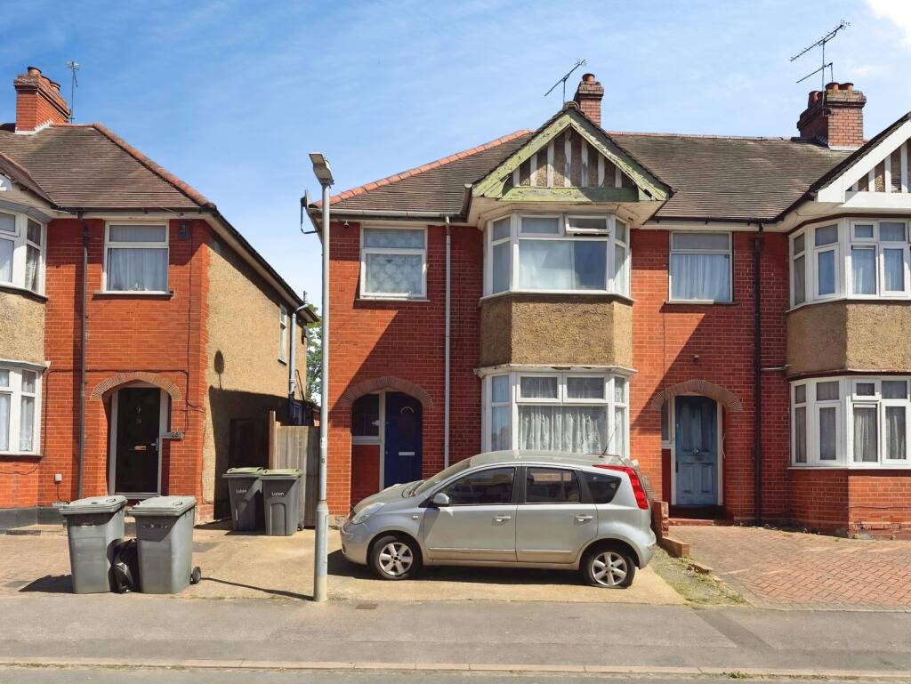 Main image of property: Chester Avenue, Luton, Bedfordshire, LU4