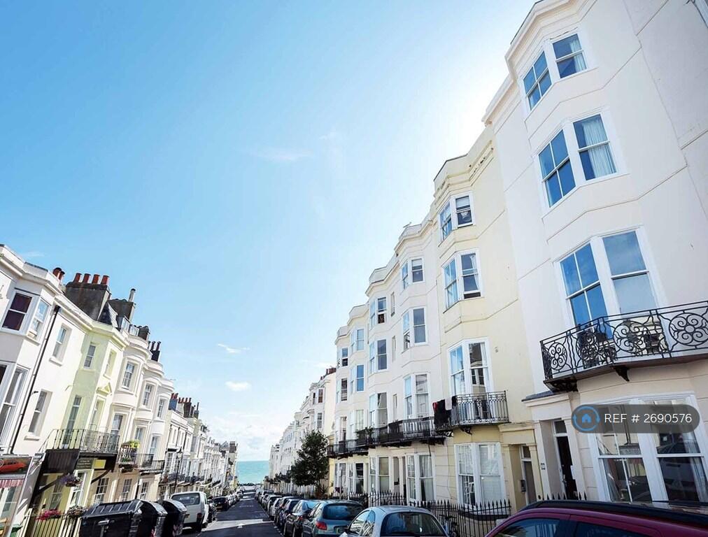 1 bedroom house share for rent