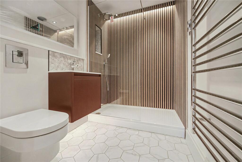 Westminster Bank, Malvern, Worcestershire, WR14 photo 4