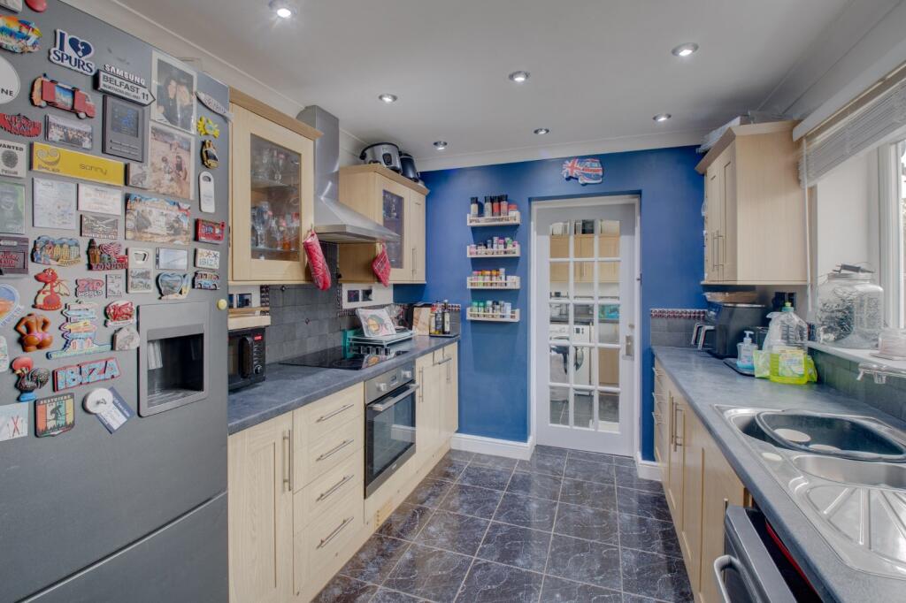 House in Bromsgrove, Lowes Hill - More