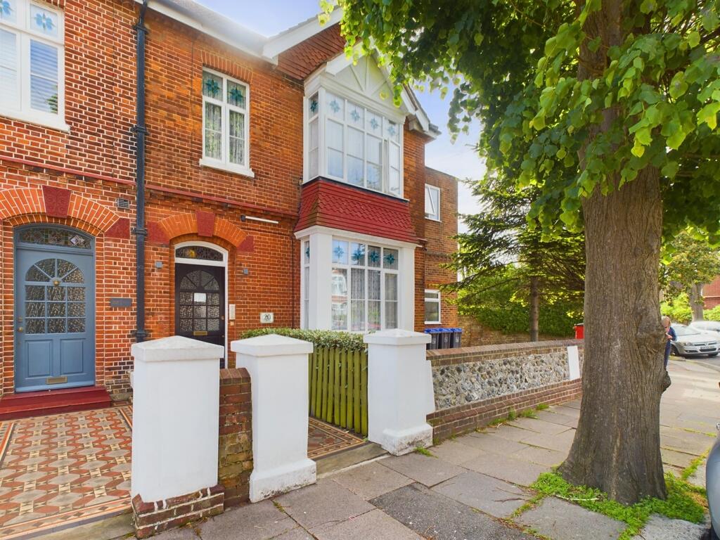 Main image of property: 20 Warwick Gardens, Worthing, West Sussex, BN11 1PF