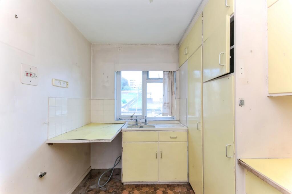 Apartment in Eastbourne, East Sussex - View 5