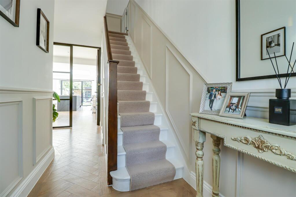 House in Southend-on-Sea - View 4