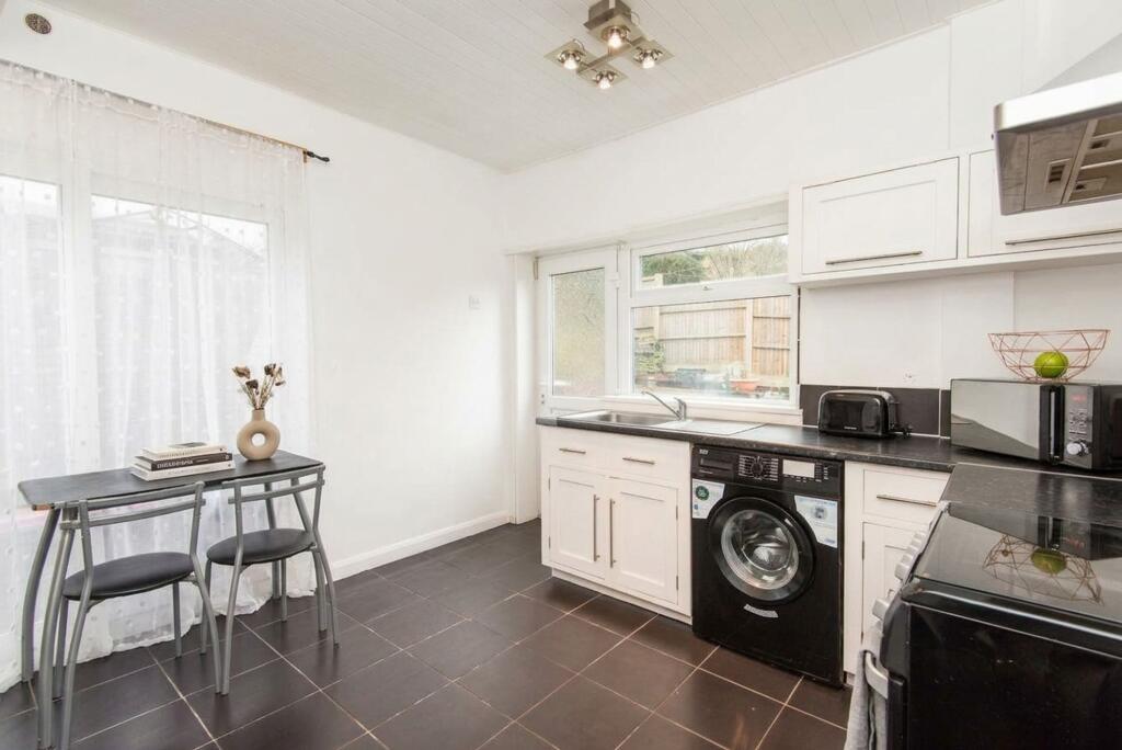 House in Chesterfield, Old Whittington - More