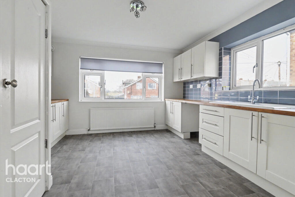 Slade Road, Clacton-On-Sea photo 3