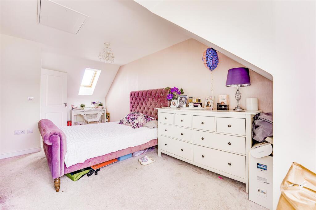 House in Barton Seagrave, North Northamptonshire - View 5