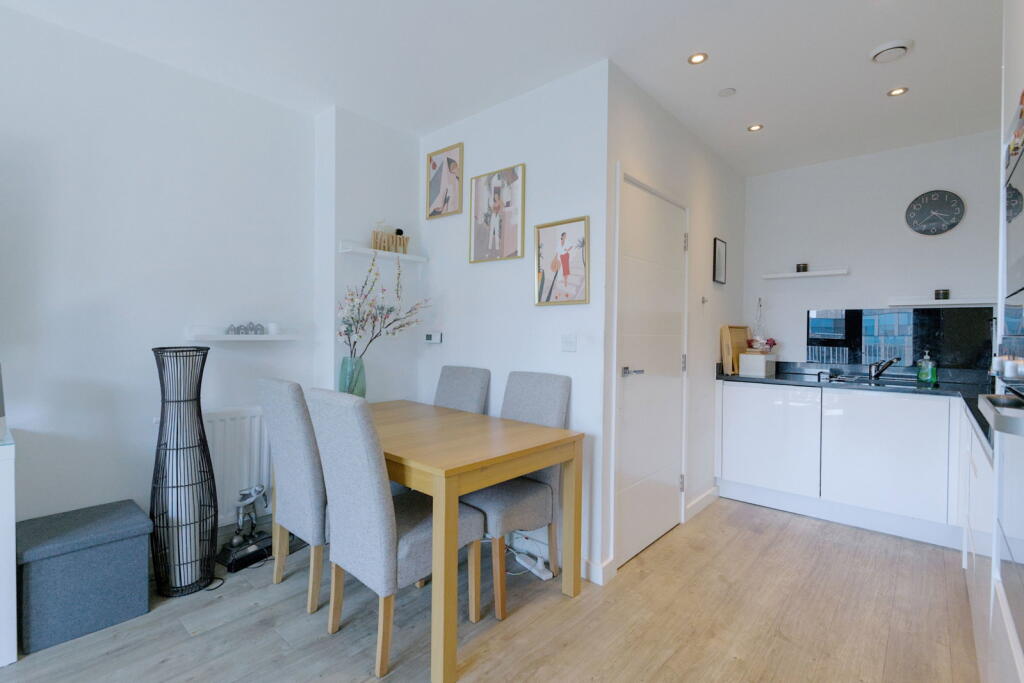 Apartment in London - View 3
