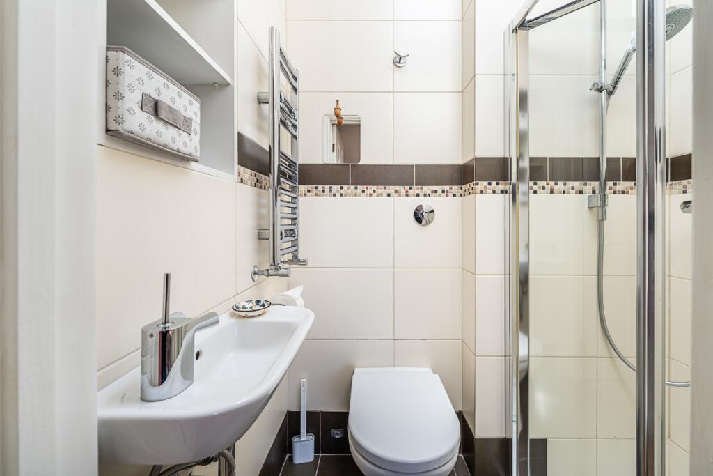4 bedroom maisonette for rent