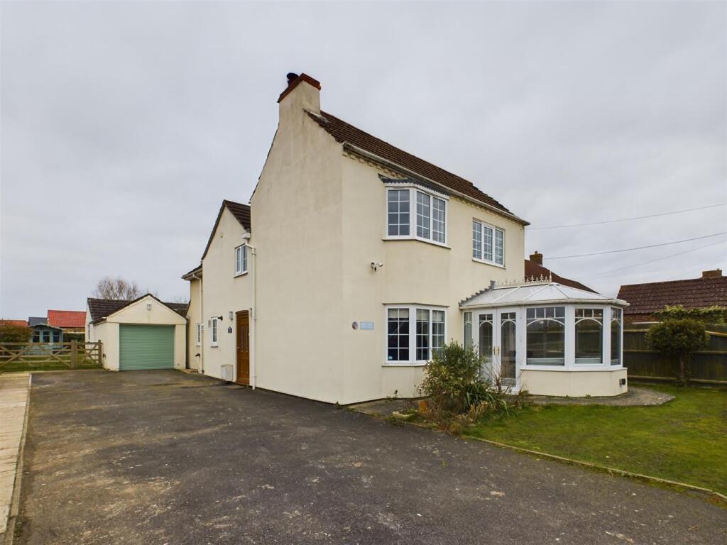 4-bed detached on Bay Tree Cottage, 7 Low Toynton Road, Horncastle, £375,000